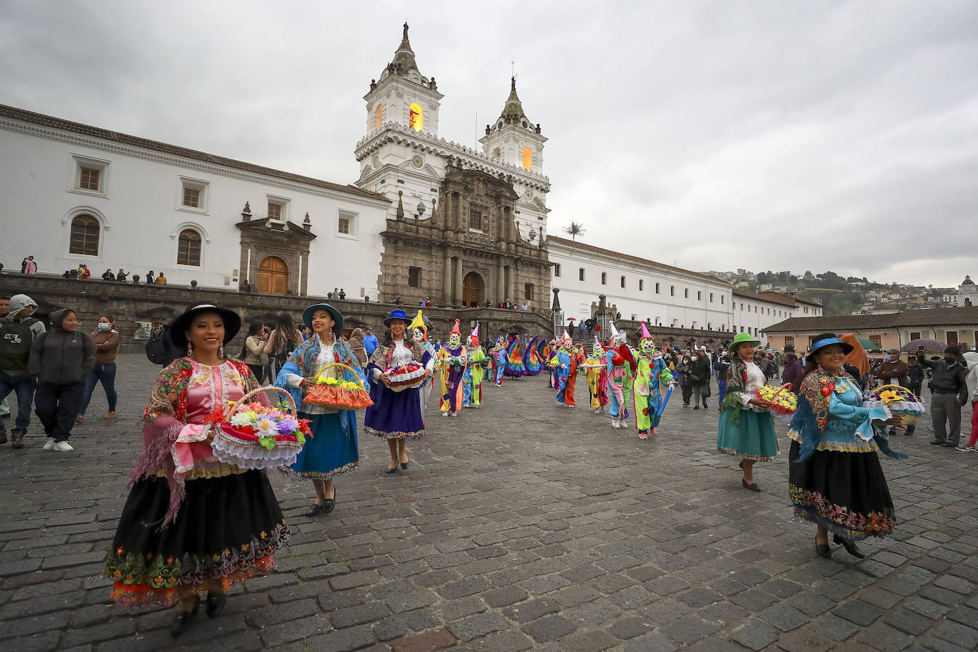 Fotos: Orgullo, color y danzas en Ecuador