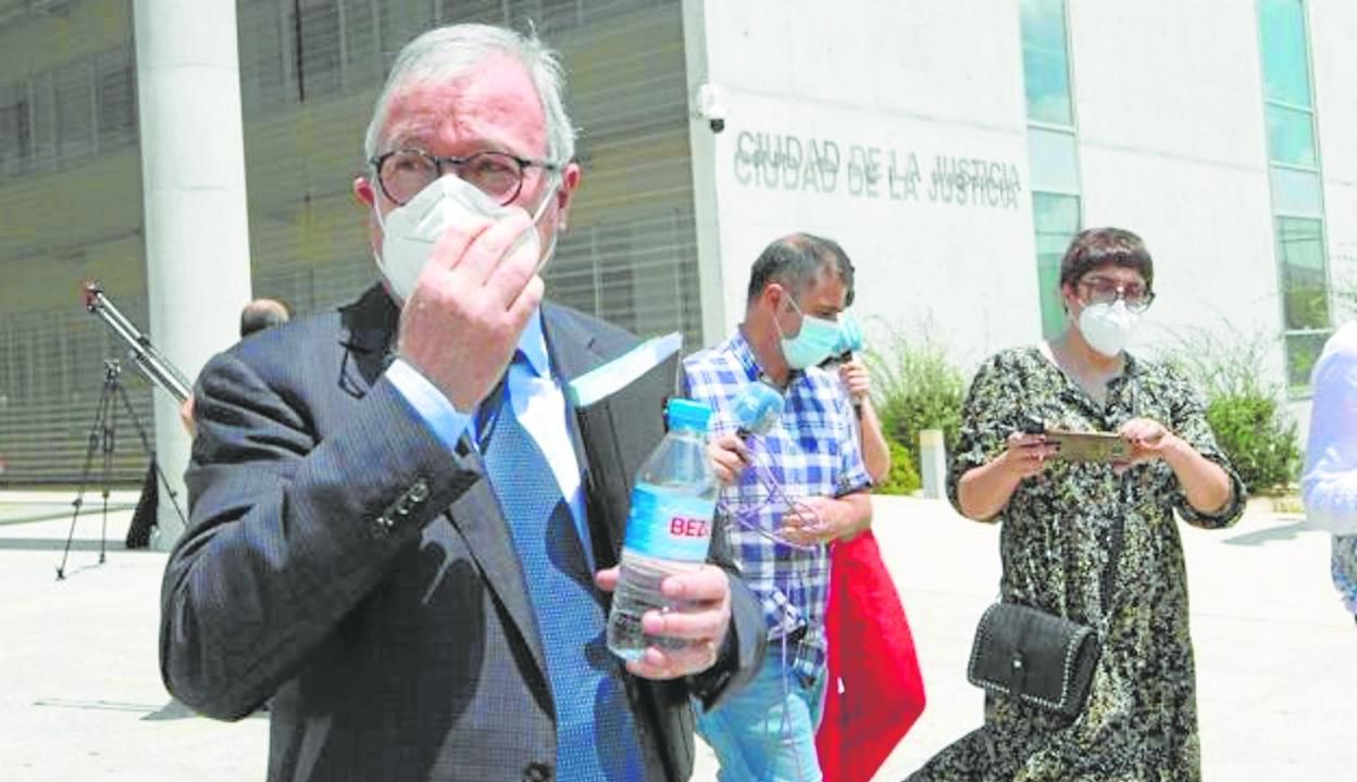Ramón Luis Valcárcel, en junio de 2020, tras prestar declaración en la Ciudad de la Justicia de Murcia. 
