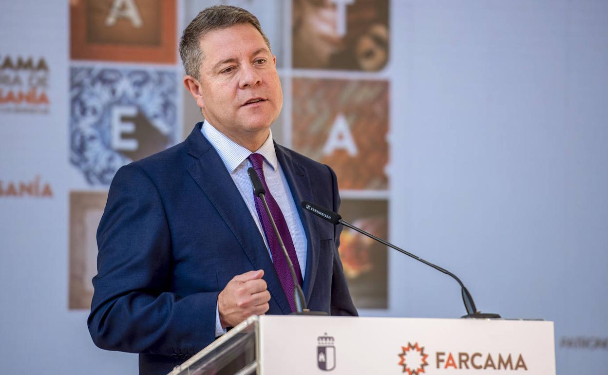 García-Page en la entrega de los 'Premios Regionales e Artesanía de Castilla-La Mancha 2022', este jueves.