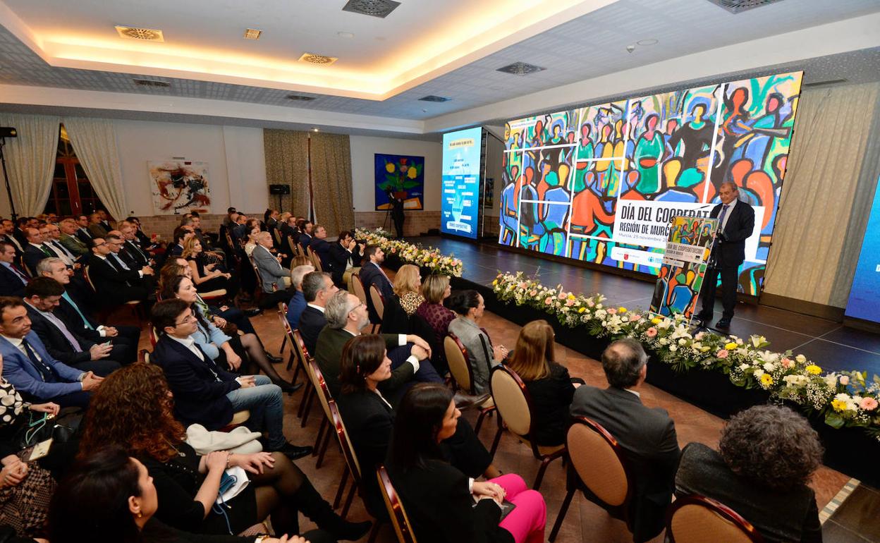 Acto del Día Mundial del Cooperativismo, donde López Miras anunció la bajada de ratios de alumnos por aula.