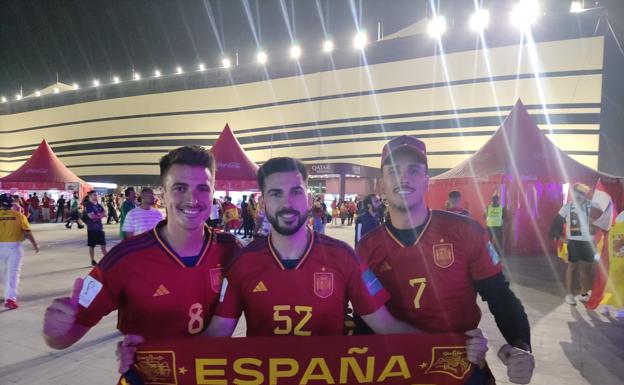 Pablo, Johathan y Christian, llegados desde Marbella para ver el España-Alemania.