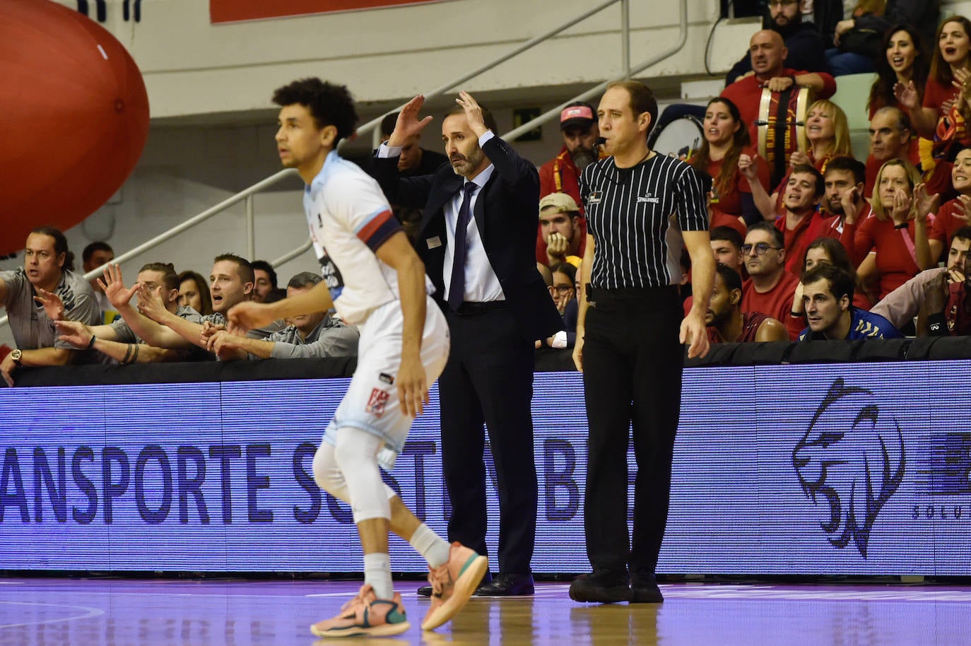 Fotos: Las imágenes del partido UCAM CB Murcia - Obradoiro
