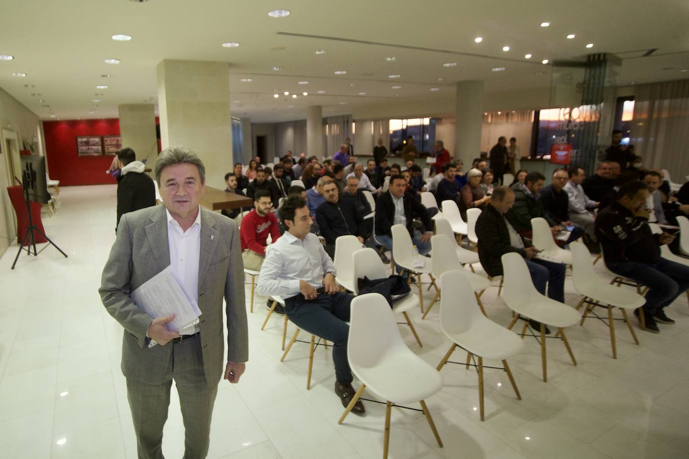 Fotos: Junta de accionistas del Real Murcia en imágenes