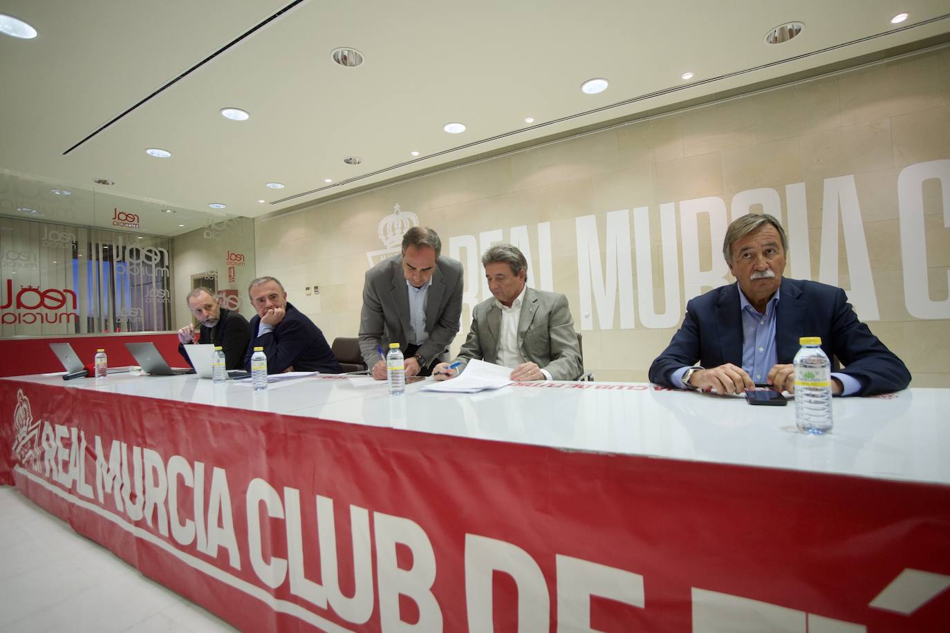 Fotos: Junta de accionistas del Real Murcia en imágenes