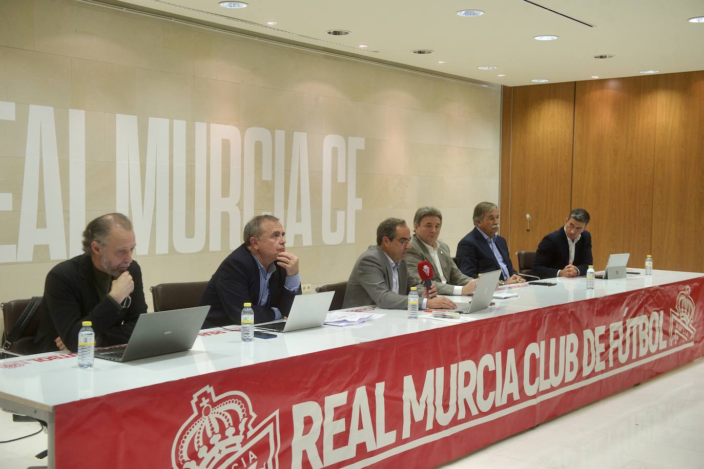 Fotos: Junta de accionistas del Real Murcia en imágenes