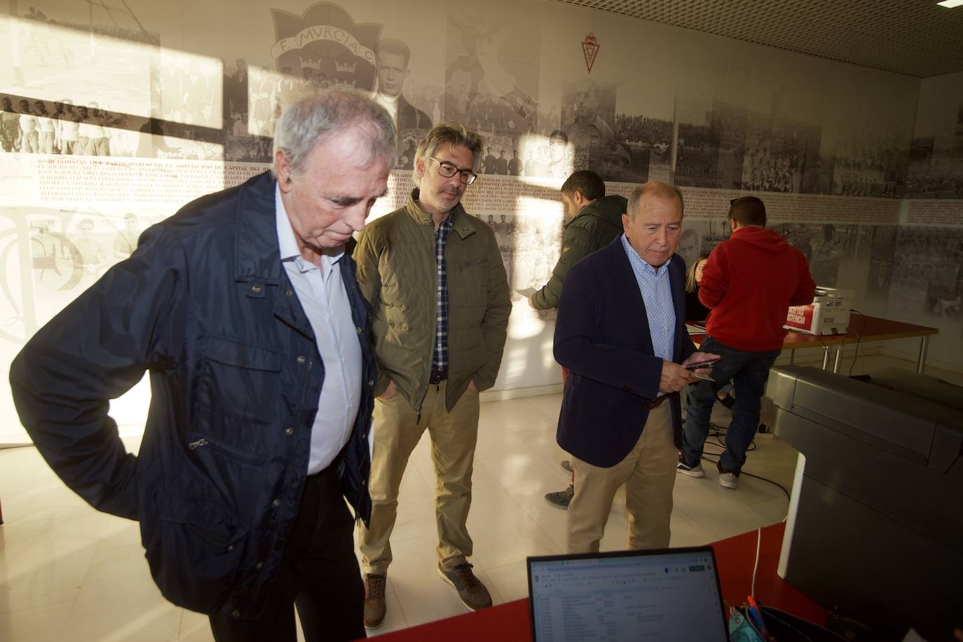 Fotos: Junta de accionistas del Real Murcia en imágenes