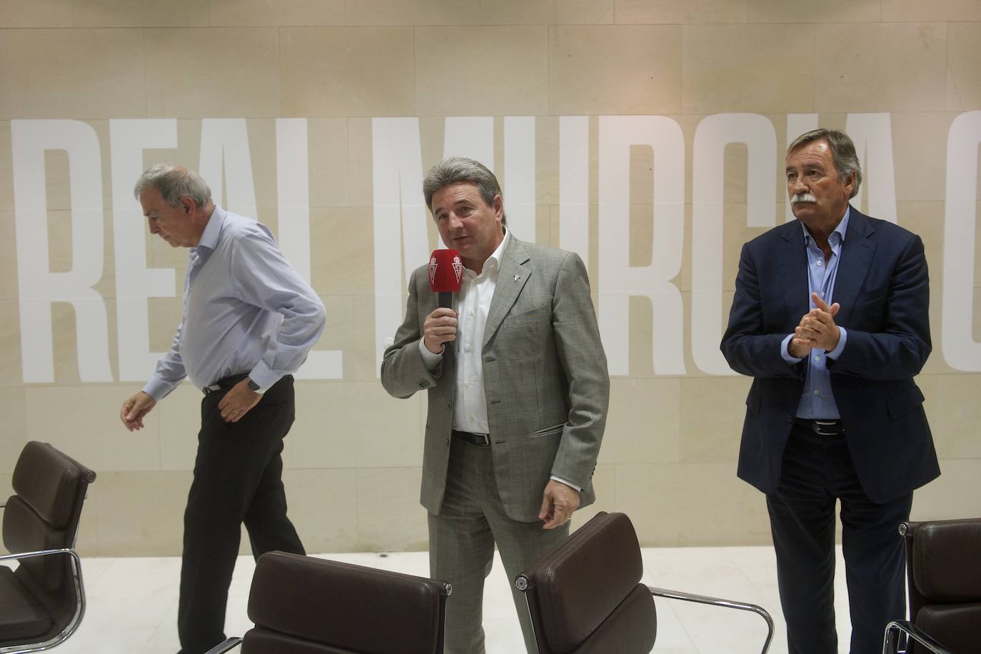 Fotos: Junta de accionistas del Real Murcia en imágenes