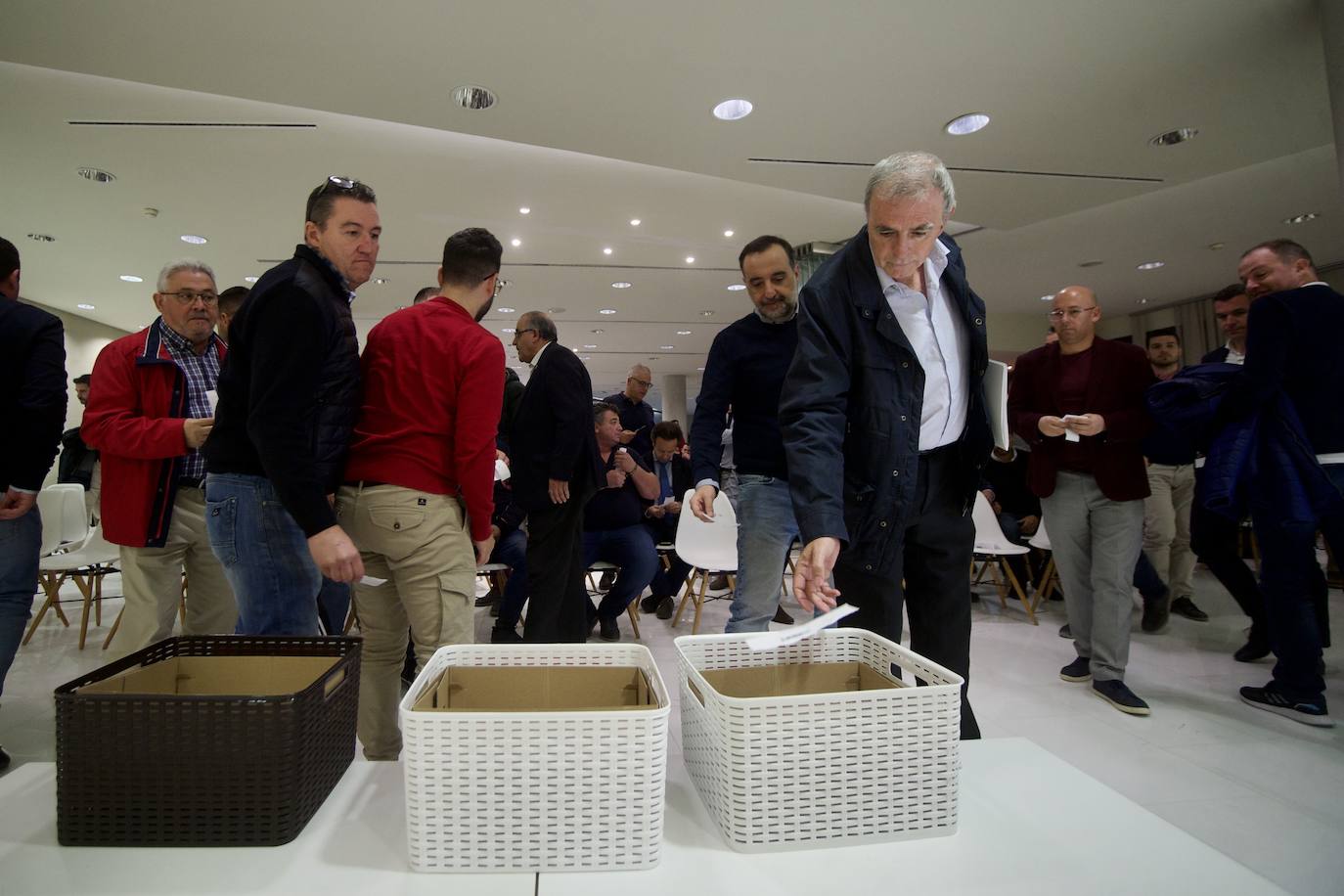 Fotos: Junta de accionistas del Real Murcia en imágenes