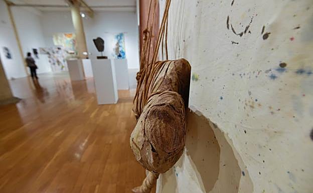  'Cuerpo incorruptible, momia'. 