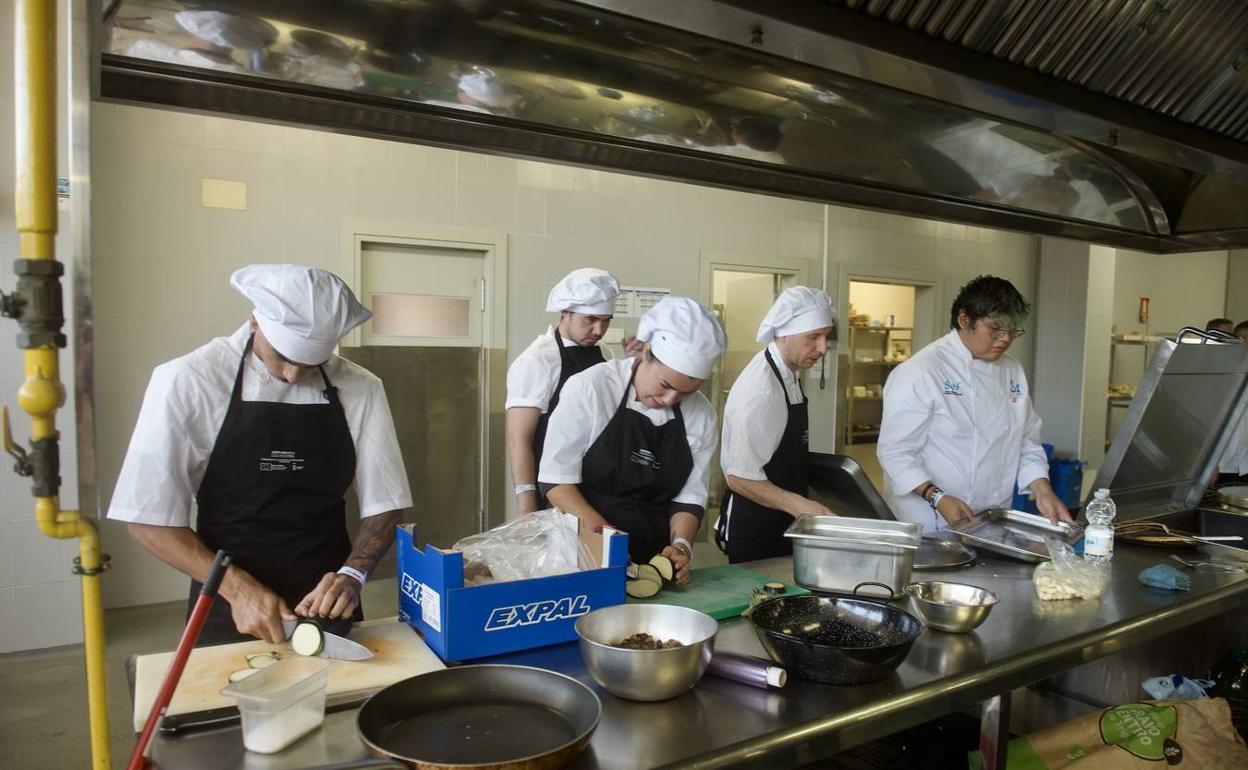Alumnos de la Escuela de Hosteleria en una imagen de archvo. 
