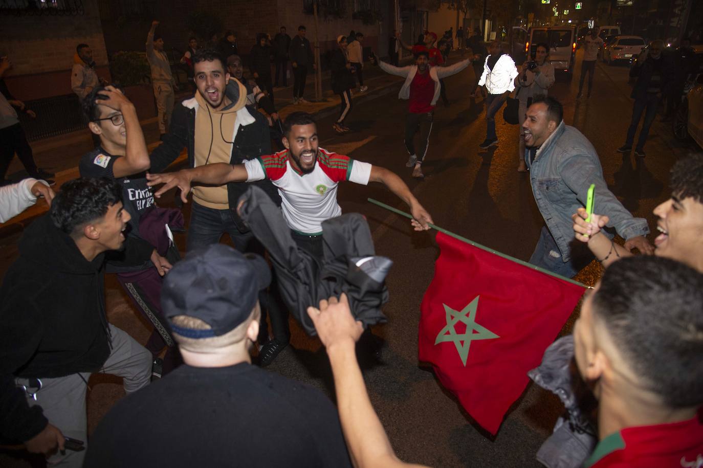 Fotos: Celebración de la colonia marroquí de la Región de Murcia tras vencer a España en el Mundial, en imágenes