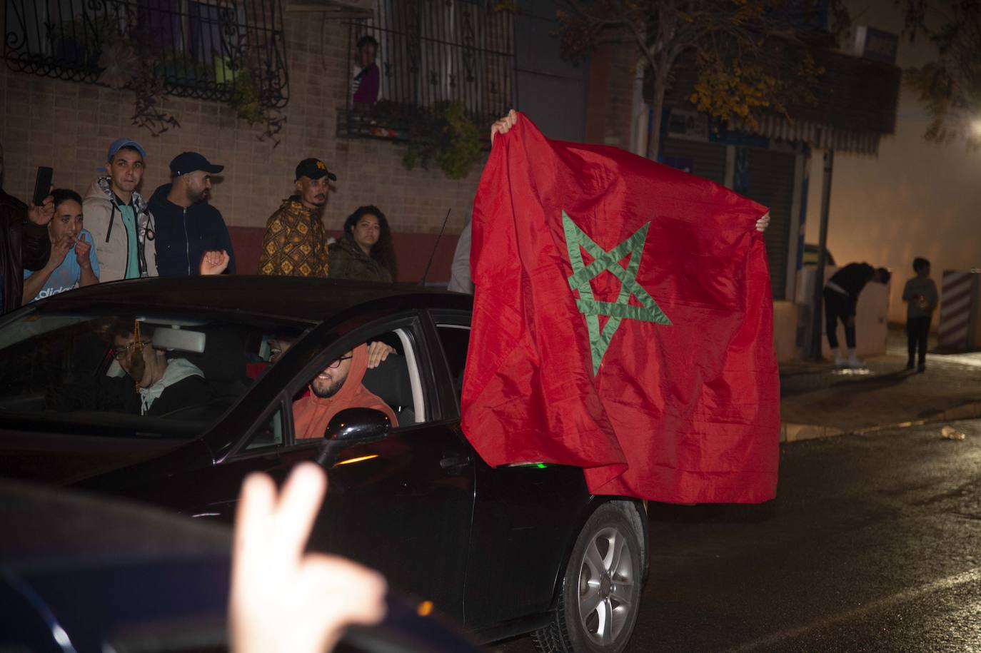 Fotos: Celebración de la colonia marroquí de la Región de Murcia tras vencer a España en el Mundial, en imágenes