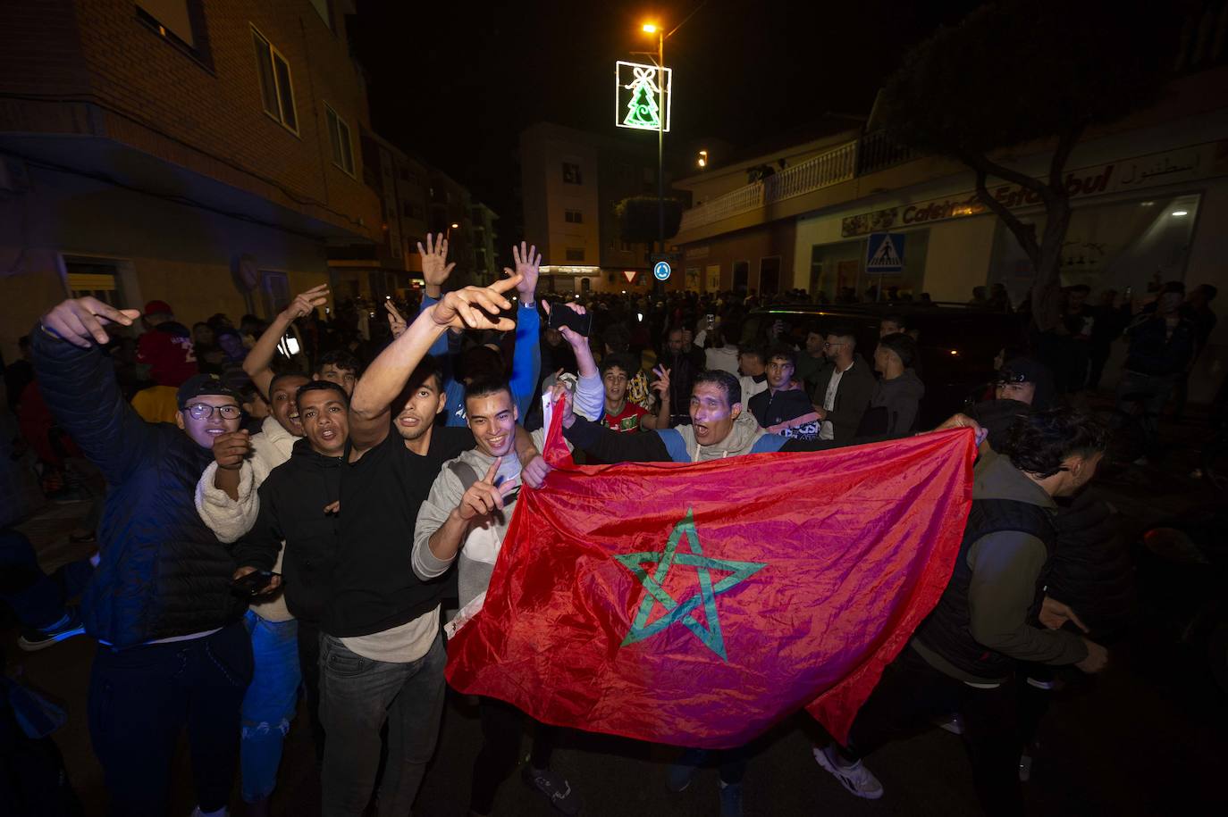 Fotos: Celebración de la colonia marroquí de la Región de Murcia tras vencer a España en el Mundial, en imágenes