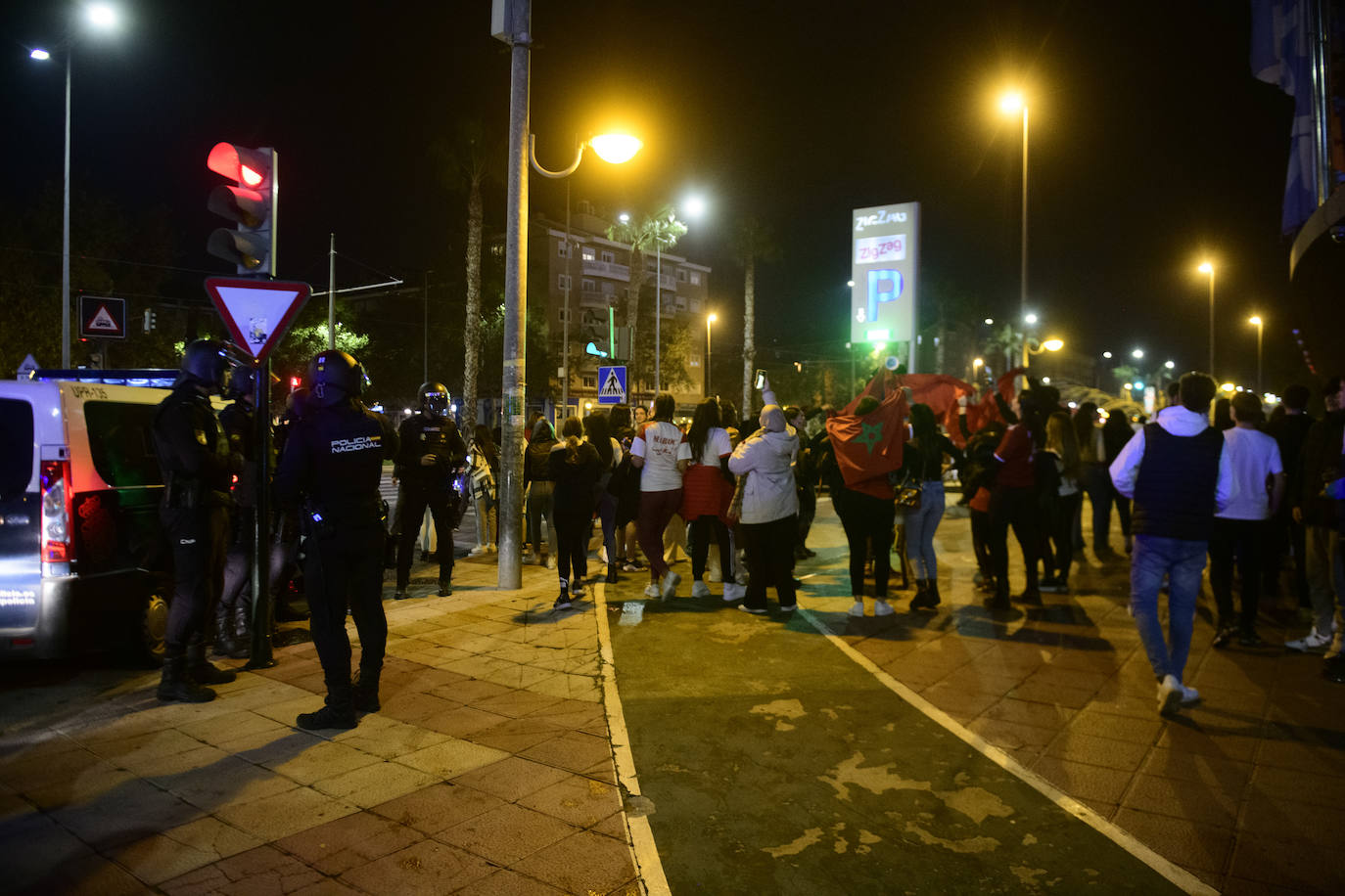 Fotos: Celebración de la colonia marroquí de la Región de Murcia tras vencer a España en el Mundial, en imágenes