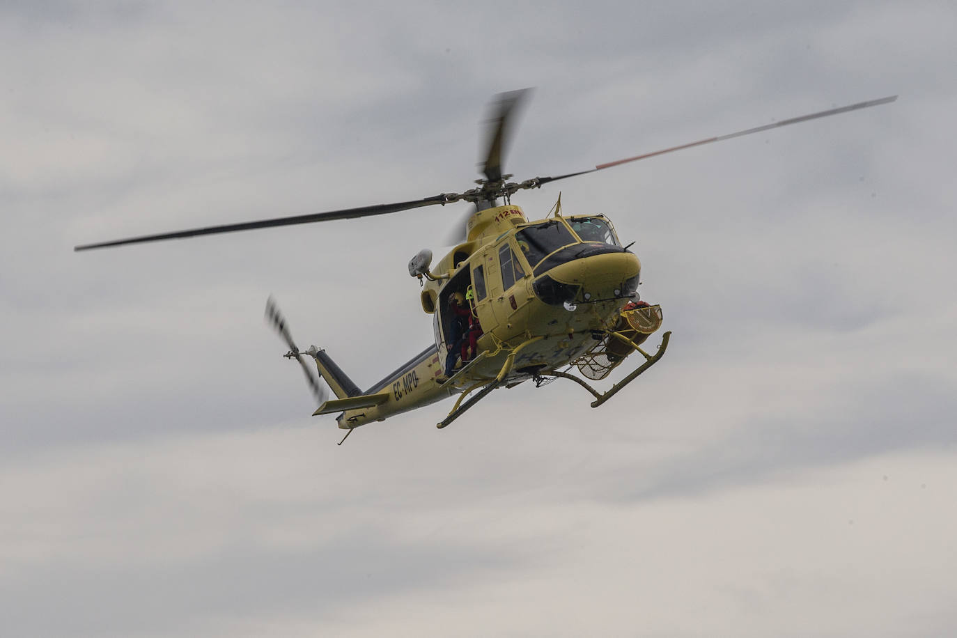 Fotos: Buscan a las posibles víctimas de una patera naufragada entre Cabo de Palos y Cabo Negrete