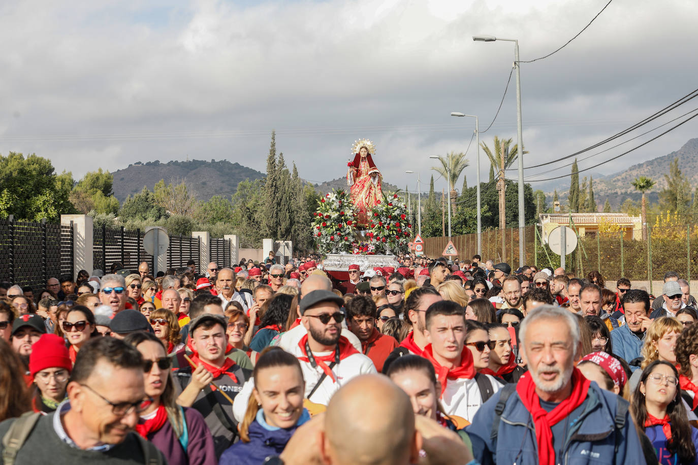 Fotos: La Santa reúne a 10.000 romeros en su bajada a Totana tras el parón de la pandemia