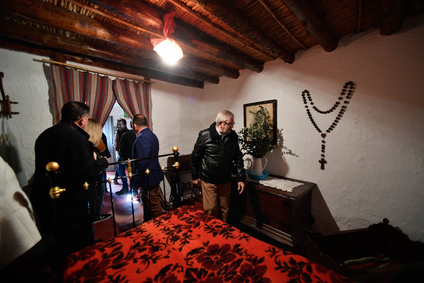 Fotos: Las peñas restauran su barraca en Murcia