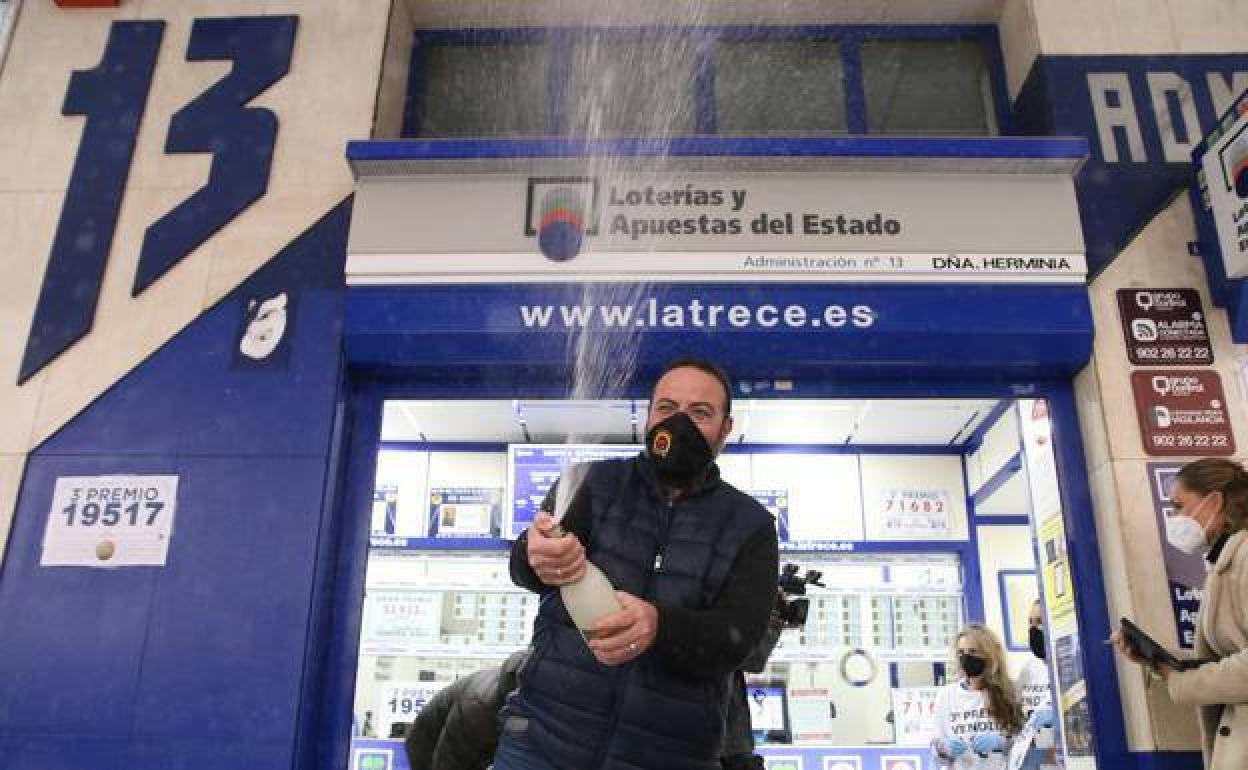 Agraciados con el Tercer Premio del Sorteo Extraordinario de Lotería de Navidad 2021.