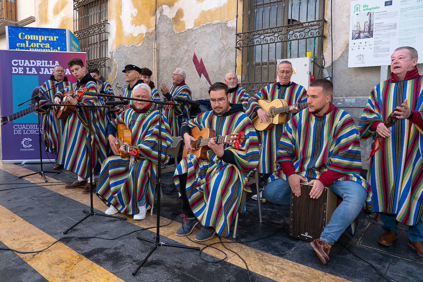 Fotos: Platillos y laúdes en la Corredera de Lorca