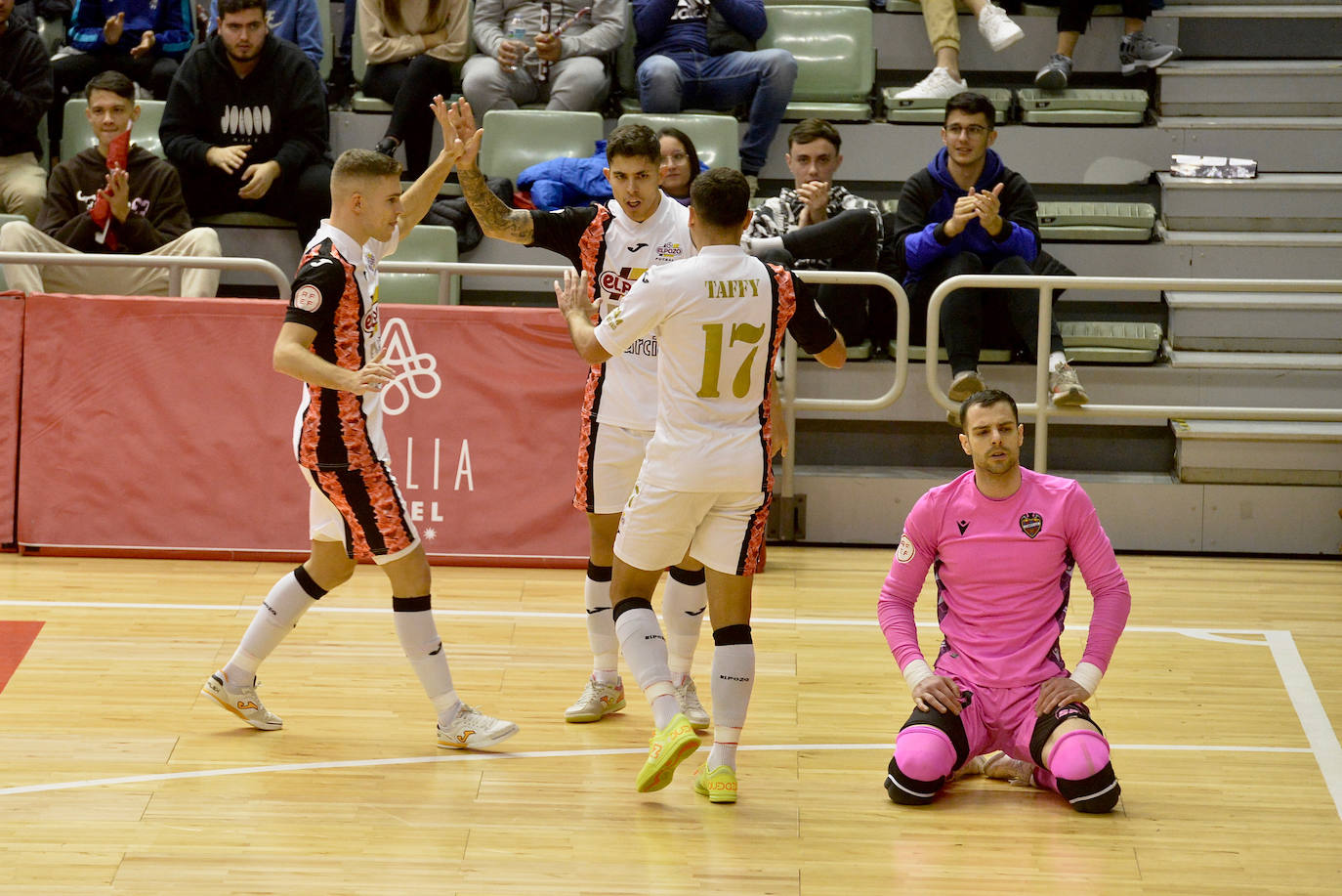 Fotos: ElPozo-Levante (3-2)