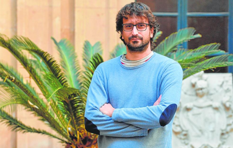 Gonzalo Ballester.(Murcia, 1982), ayer, en el Museo Arqueológico de Murcia. 