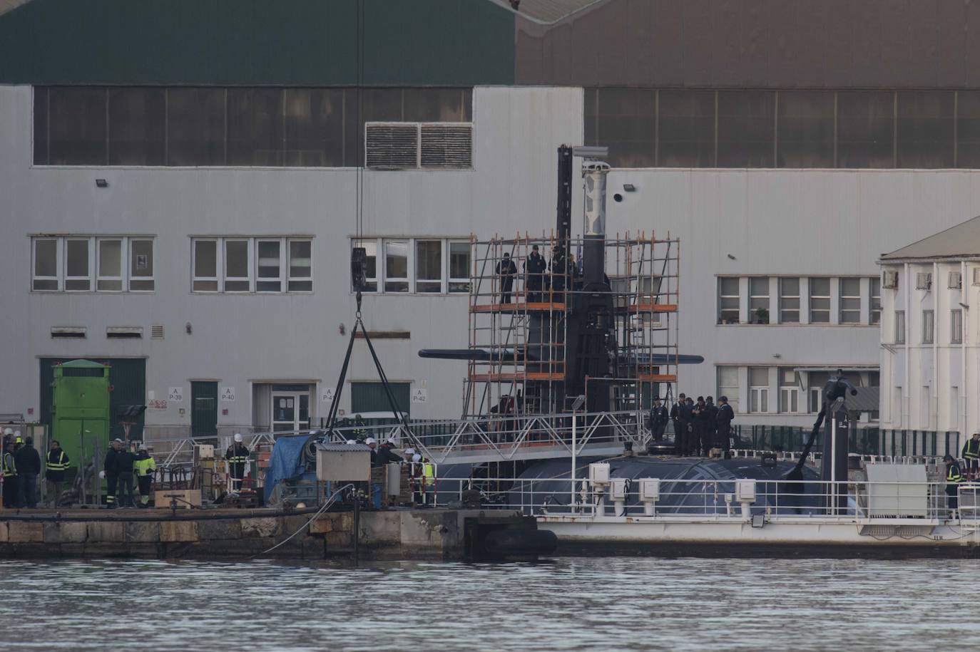 Fotos: Trabajos a flote del submarino S-81 en Cartagena