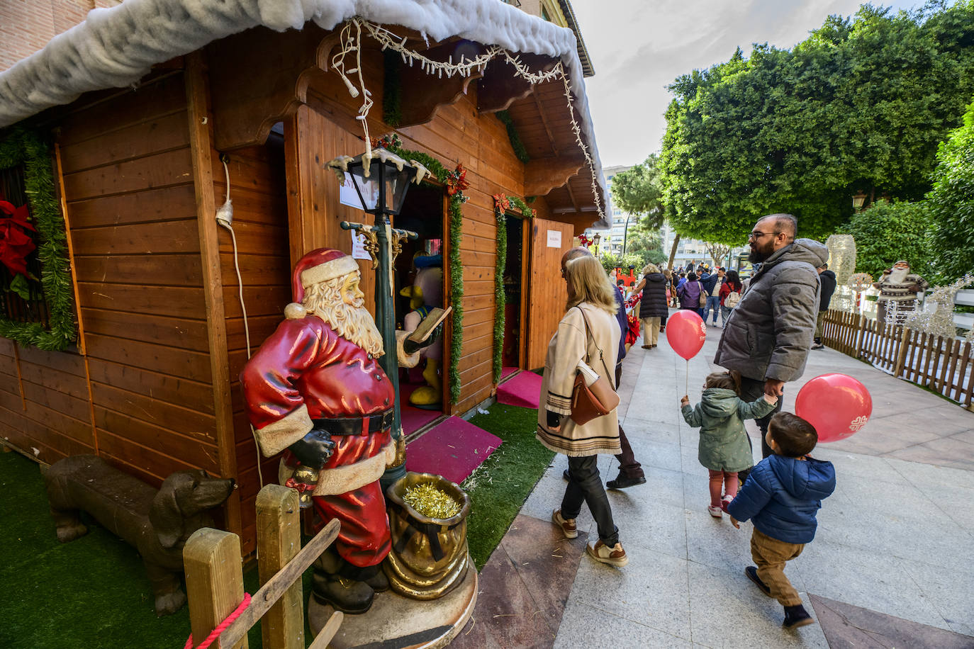 Fotos: Murcia se llena de ambiente de navideño este lunes