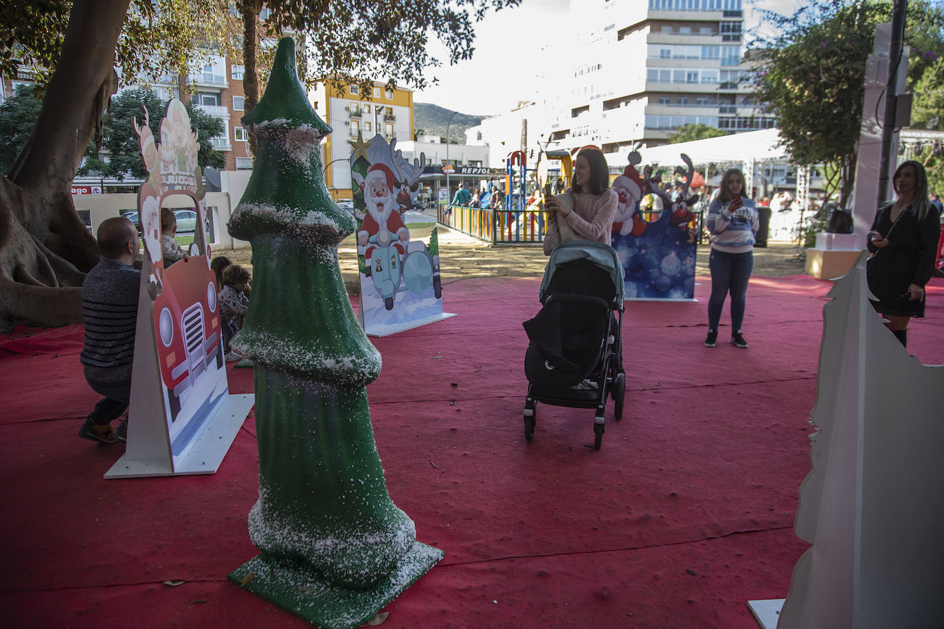 Fotos: Imágenes del ambiente navideño este lunes por las calles de Cartagena