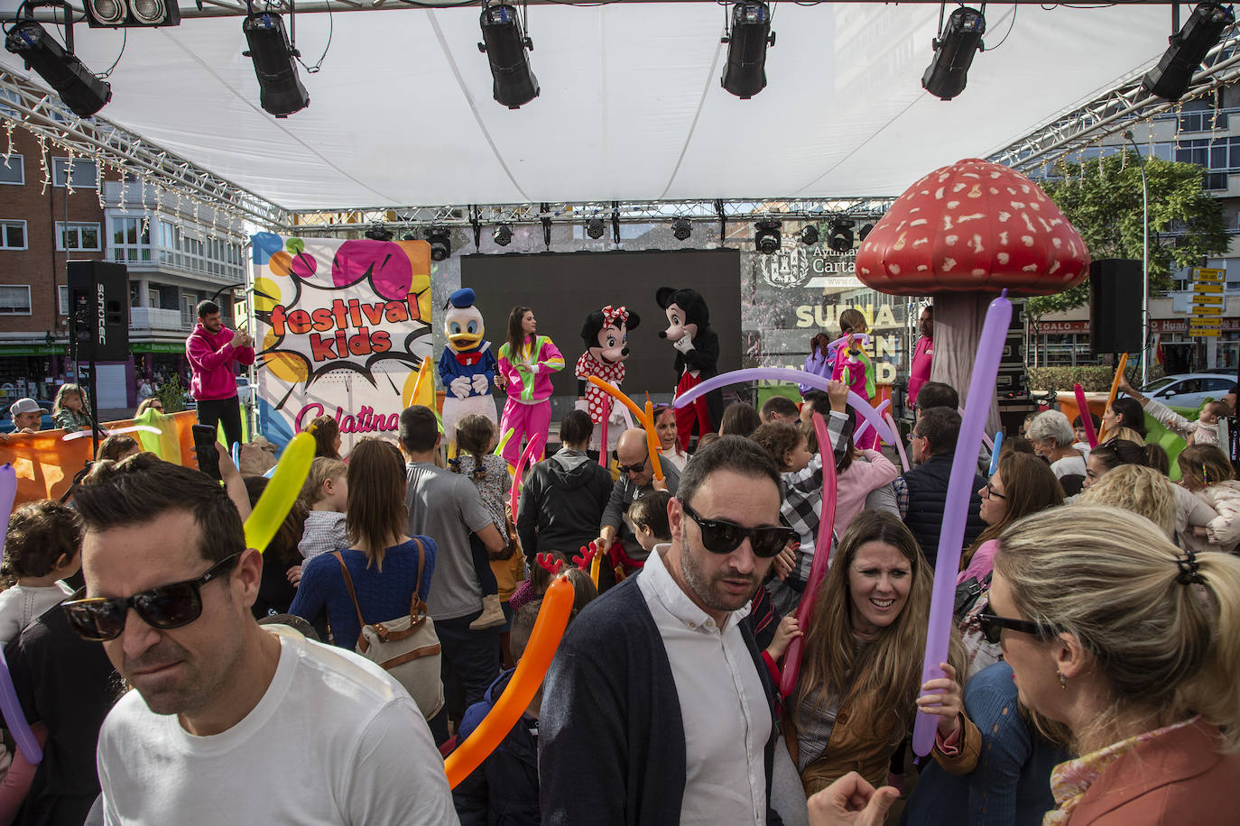 Fotos: Imágenes del ambiente navideño este lunes por las calles de Cartagena