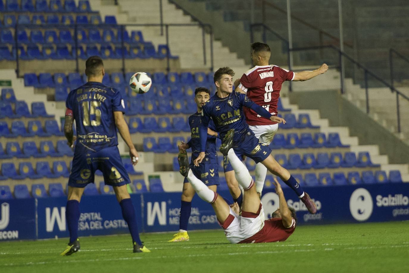 Fotos: Derbi benéfico del UCAM ante el Real Murcia