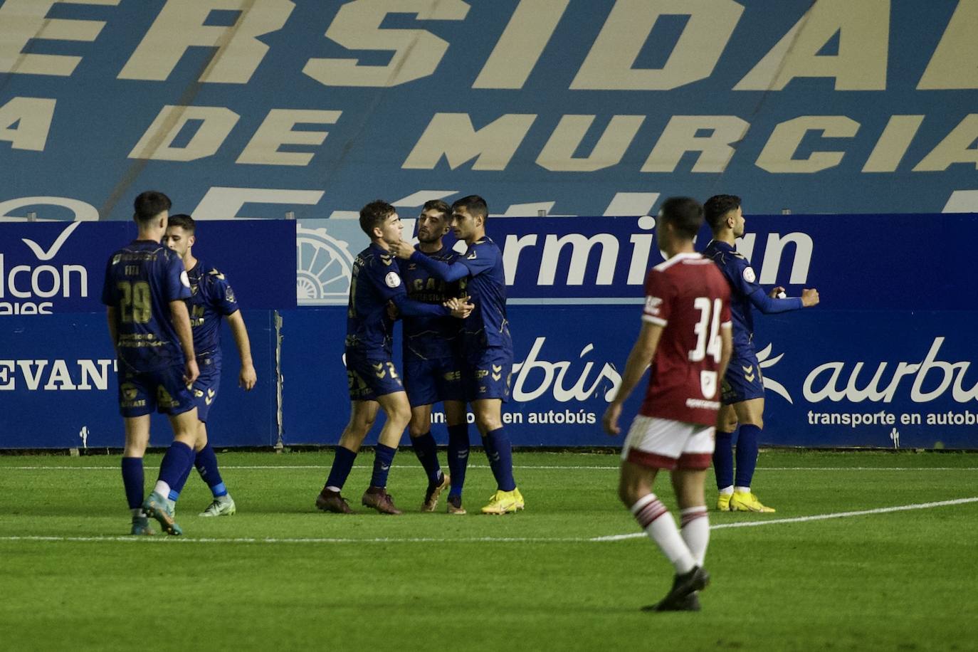 Fotos: Derbi benéfico del UCAM ante el Real Murcia