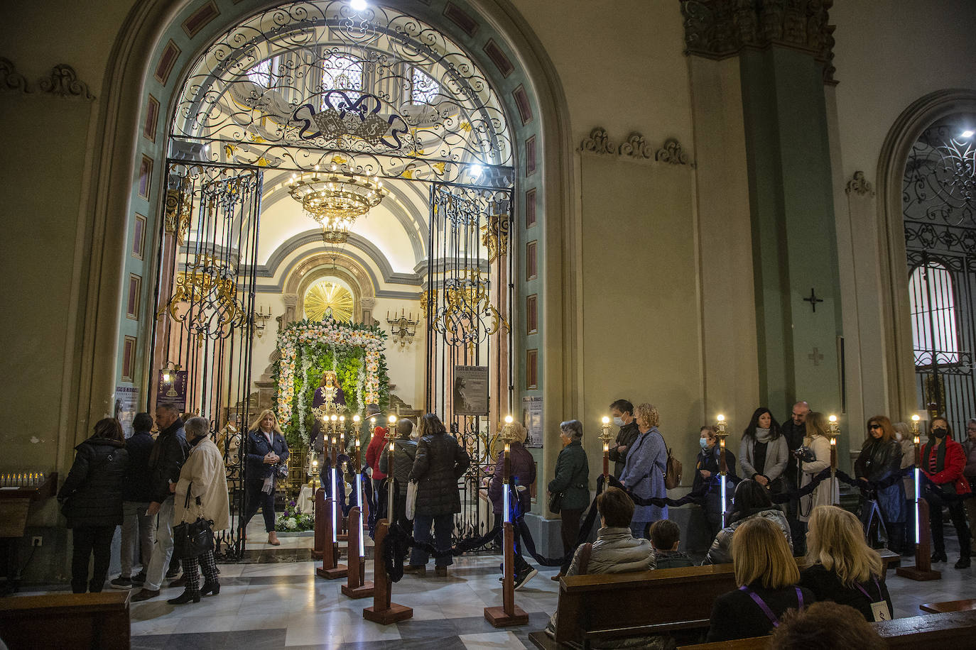 El besapié del Cristo de Medinaceli en Cartagena, en imágenes