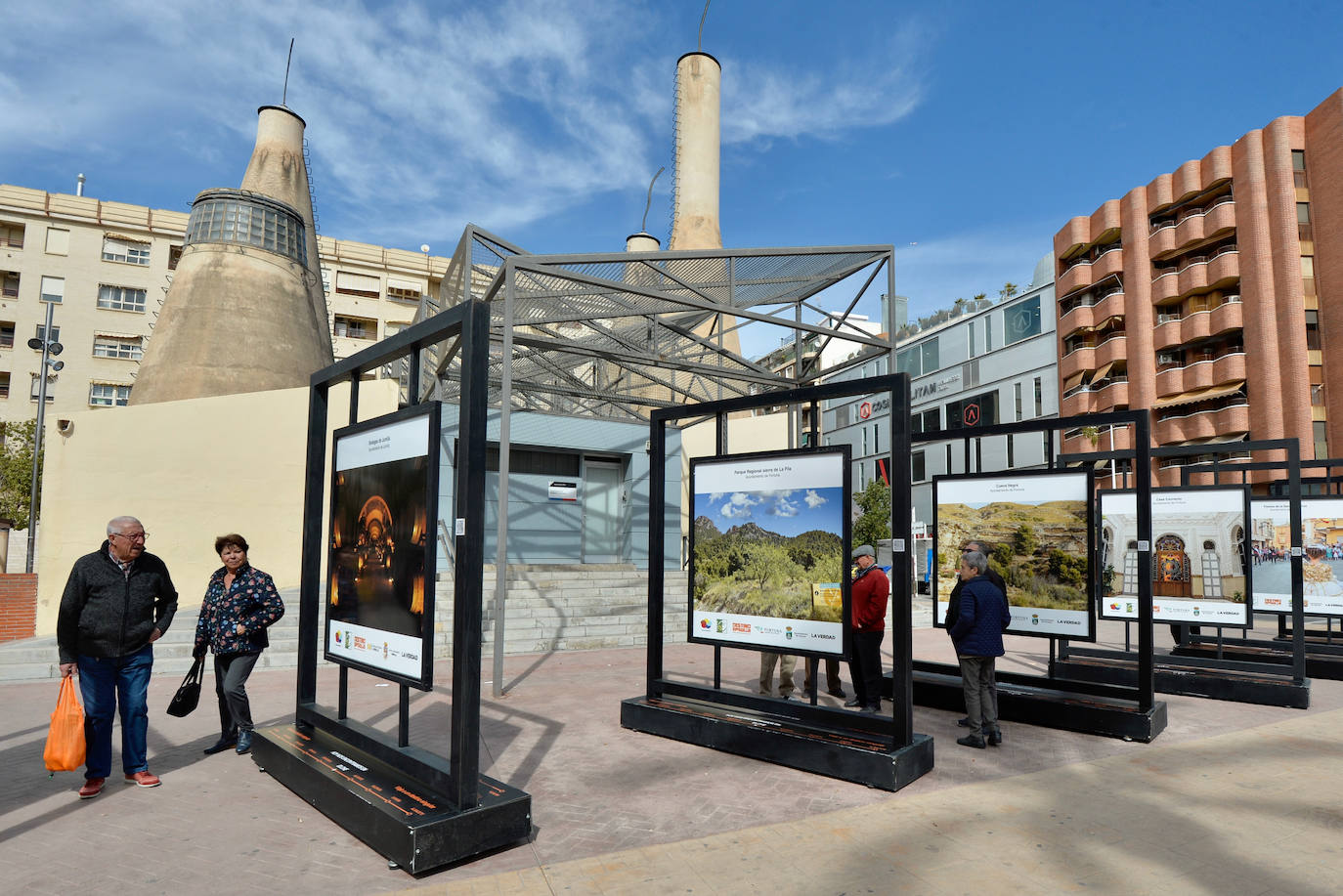 Elche acoge una exposición fotográfica que muestra los encantos del nordeste de la Región