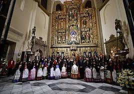 Ofrenda floral a la Virgen de la Fuensanta, este martes en la Catedral.