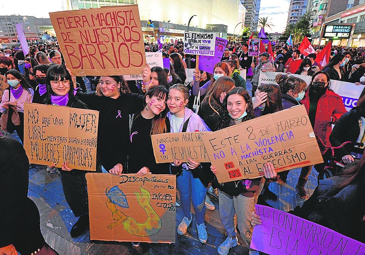 Participantes en la manifestación del 8-M del pasado año, en Murcia.