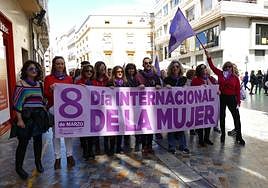 Cartagena impulsa una campaña para que las mujeres vuelen en igualdad