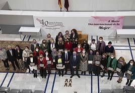 Imagen de archivo del homenaje en la Asamblea a las regidoras por su contribución al avance de los derechos de la mujer celebrado en 2022, cuando las mascarillas aun eran obligatorias.