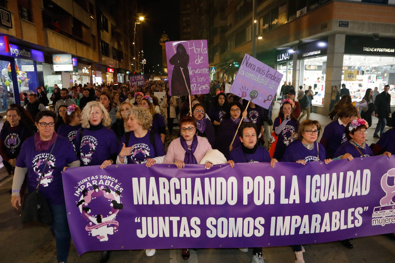 La manifestación del Día de la Mujer en Lorca, en imágenes