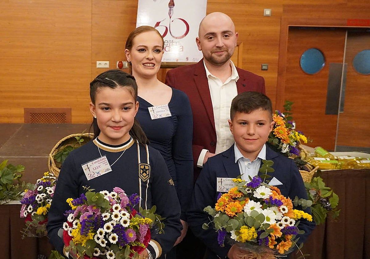 Los Vendimiadores infantiles y adultos, tras la elección.