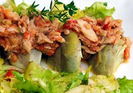 Ensalada de alcachofas y atún