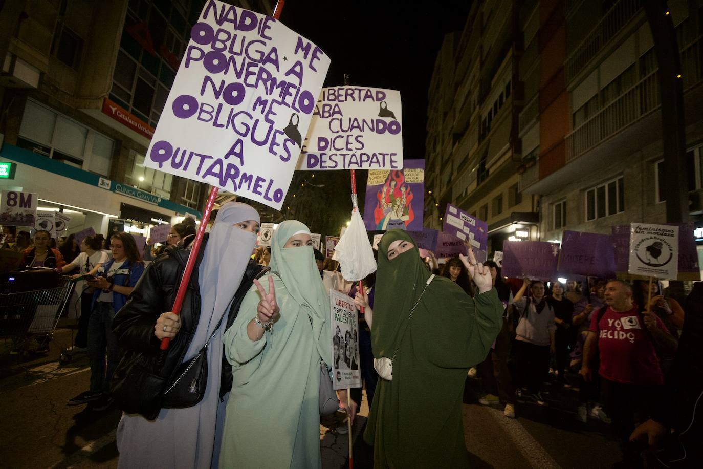 La manifestación del Día de la Mujer en Murcia, en imágenes