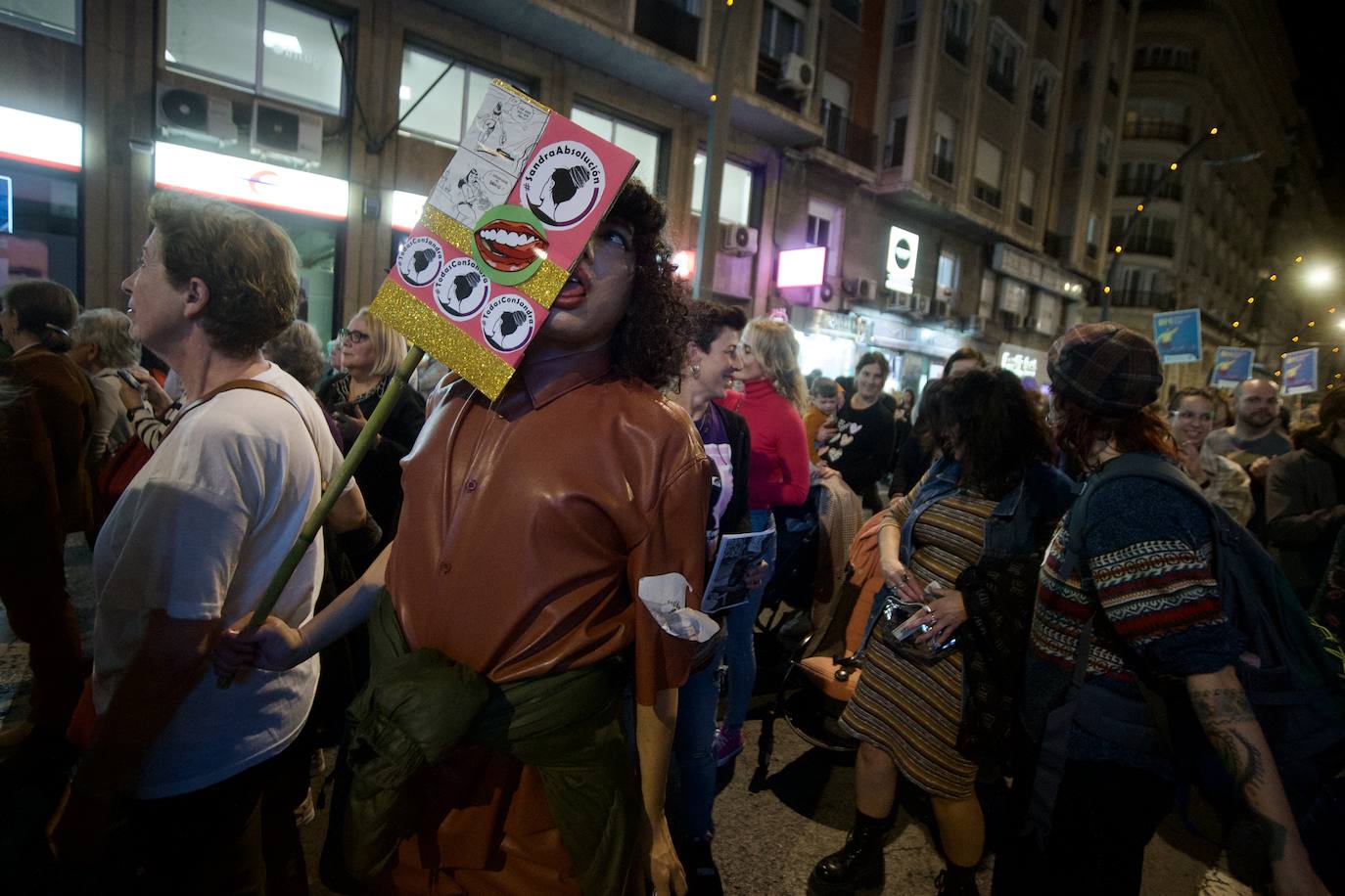 La manifestación del Día de la Mujer en Murcia, en imágenes