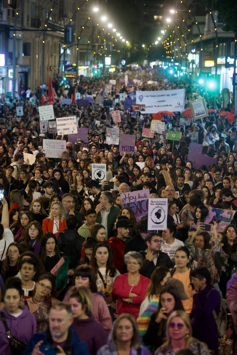 La manifestación del Día de la Mujer en Murcia, en imágenes