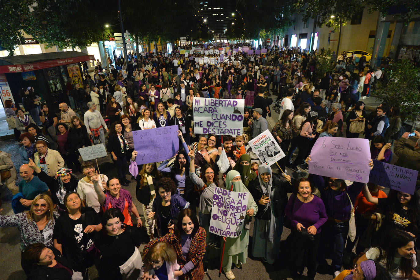 La manifestación del Día de la Mujer en Murcia, en imágenes