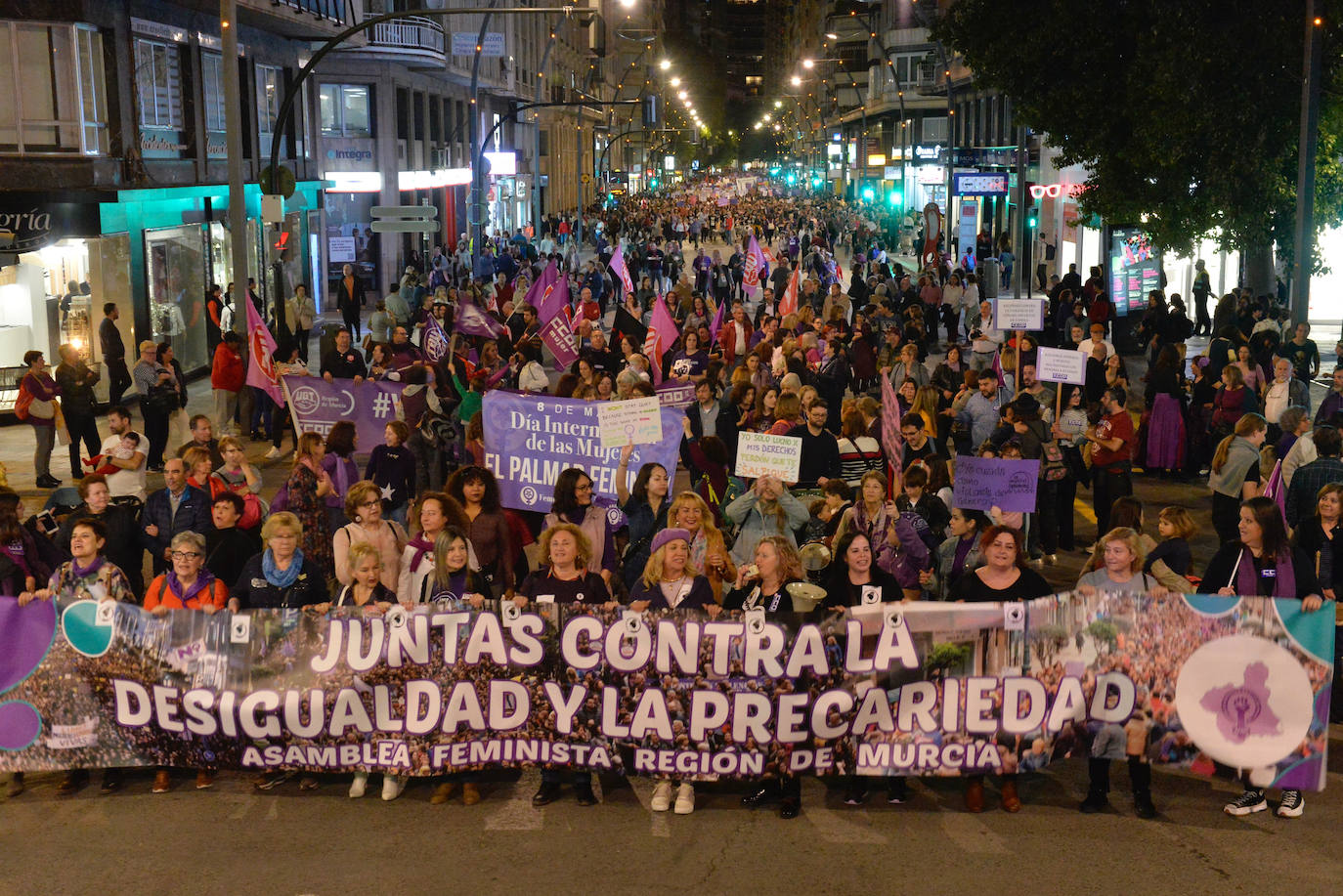 La manifestación del Día de la Mujer en Murcia, en imágenes