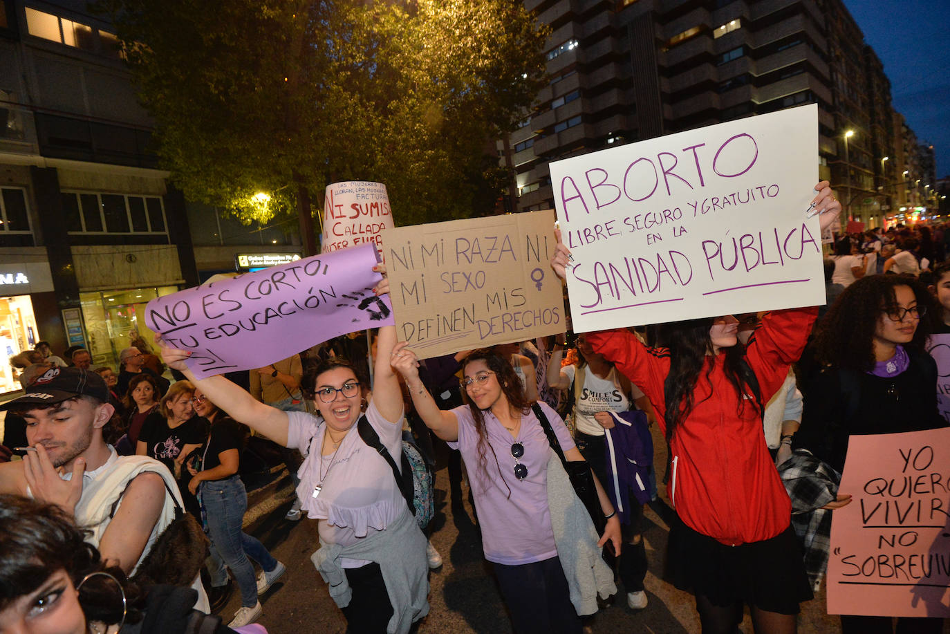 La manifestación del Día de la Mujer en Murcia, en imágenes