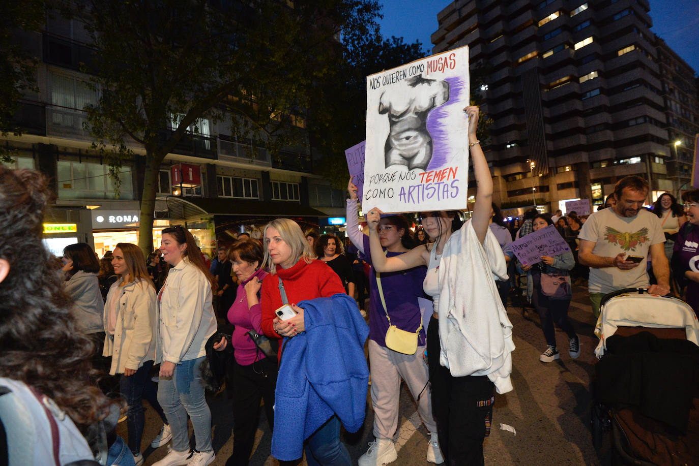 La manifestación del Día de la Mujer en Murcia, en imágenes