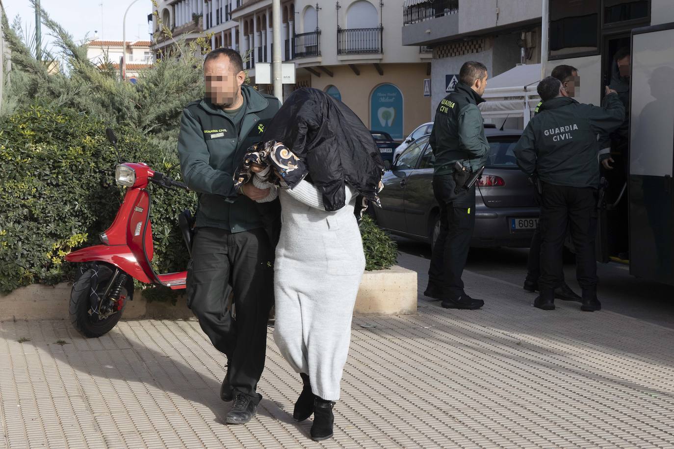 Llegada al juzgado de los detenidos de la &#039;banda de las gasolineras&#039;