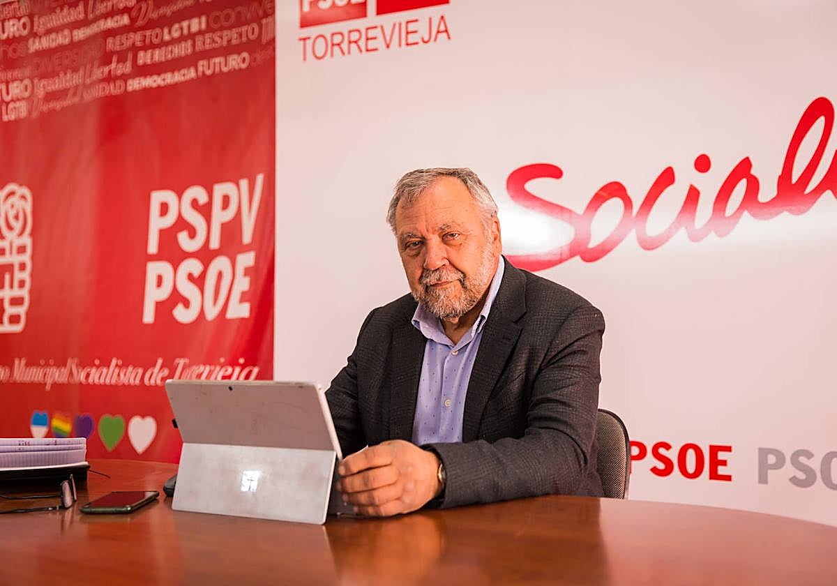 Andrés Navarro, este viernes, en la Casa del Pueblo de Torrevieja.