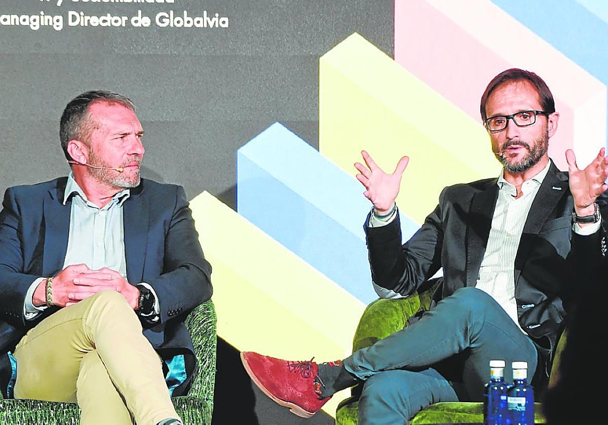 José Antonio Cestelo atiende en la intervención de Fernando Vallejo, ayer, en Odiseo.